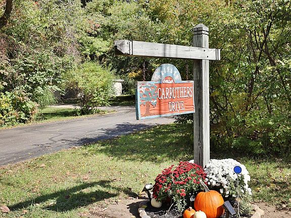 2nd image of 759 Carruthers Dr
