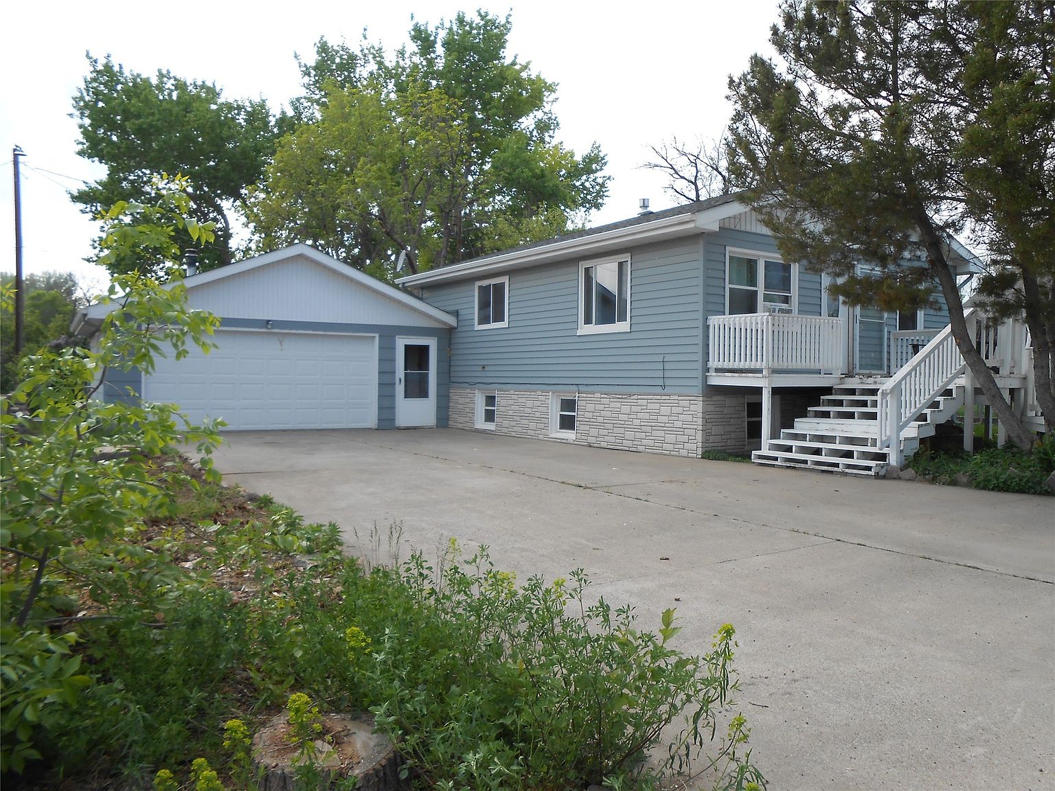 516 21st St, Black Eagle, MT 59414 Zillow