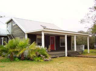 938 Swan Point Rd, Seadrift, TX 77983