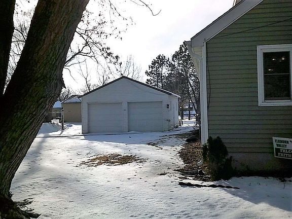 3rd image of 206 N Elm St