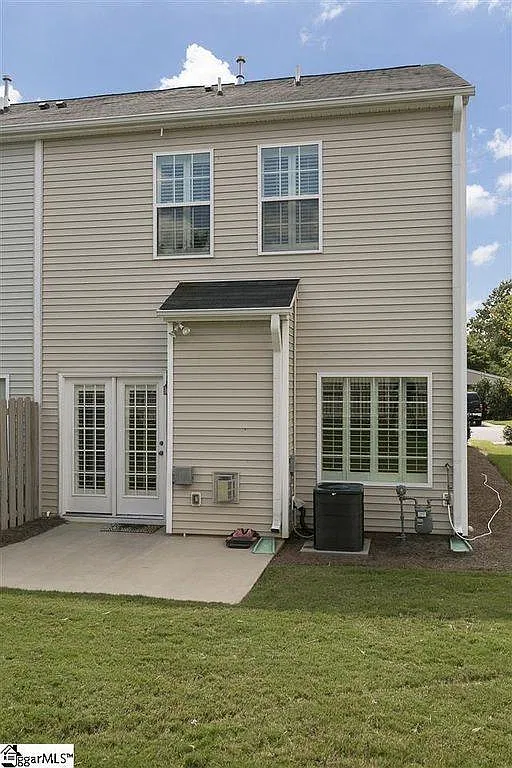 3 bed, 2.5 bath, 1578 sqft, $1,725 — Photo 2