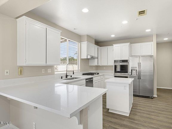 3rd image of 821 Olivia Dr