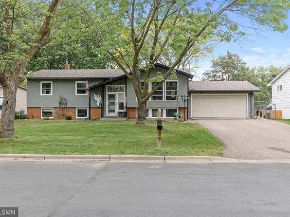 2680 Riviera Dr N, White Bear Lake, MN 55110