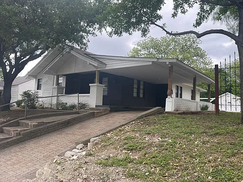 3435 Gordon Ave Photo 1