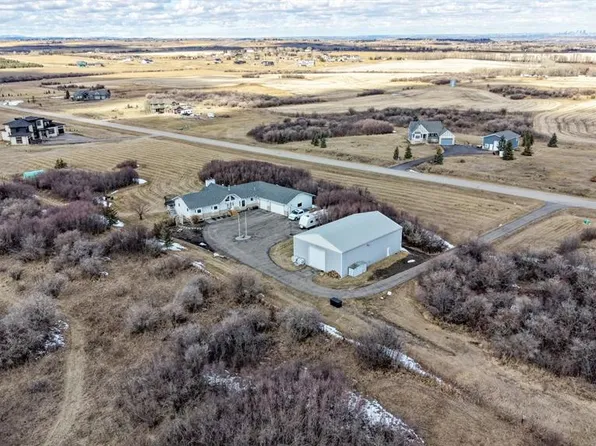 40107 E 299th Ave, Rural Foothills County, AB T1S 4R2