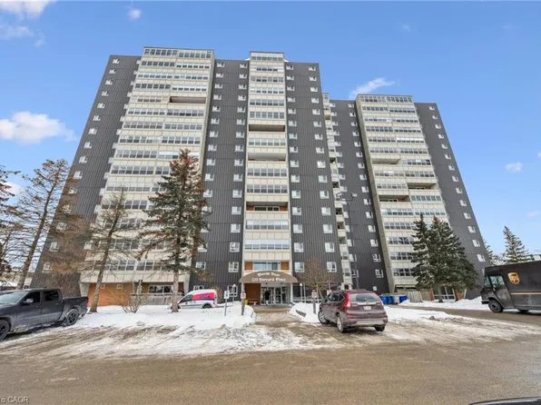 225 Harvard Pl #1510, Waterloo, ON N2J 4H4