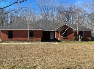 2295 Dana Rd, Vicksburg, MS 39180