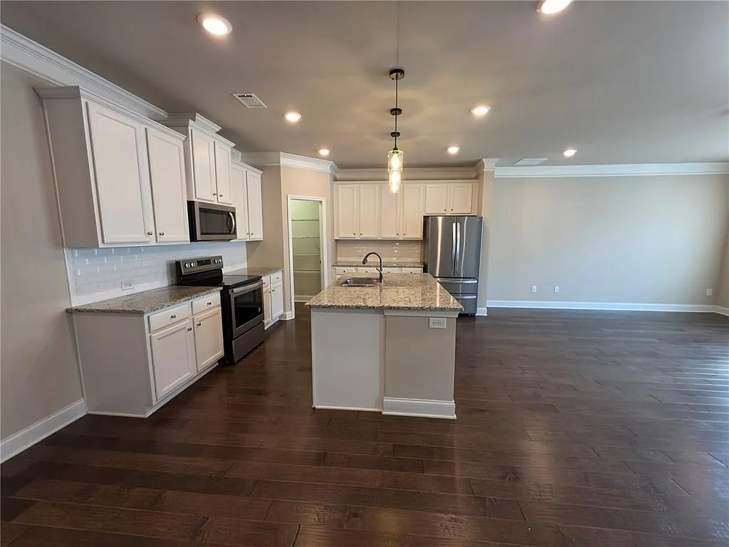 3 bed, 2.5 bath, 2294 sqft, $2,300 — Photo 4