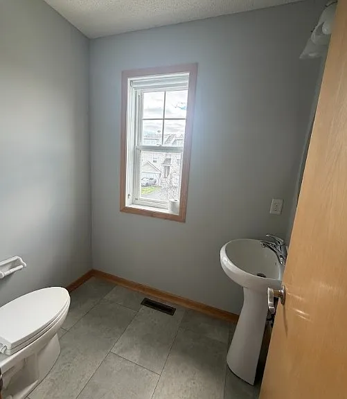 5070 Fountain Ln N — Photo 23