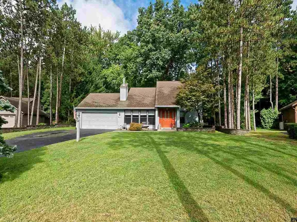 36 Mayapple Way, Malta, NY 12020