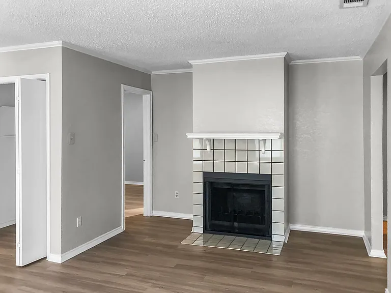1112 Valley View St — Photo 24