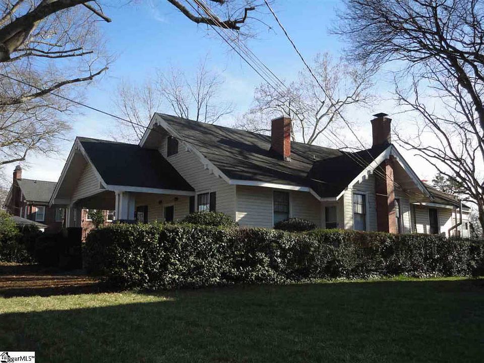 1st image of 7 W Hillcrest Dr