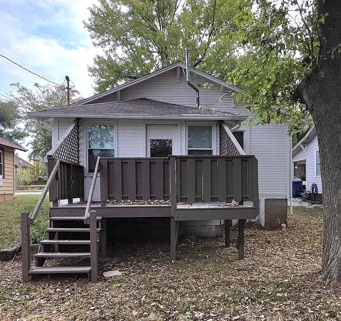 2 Bedroom 1 Bath House $850! Adorable! — Photo 2