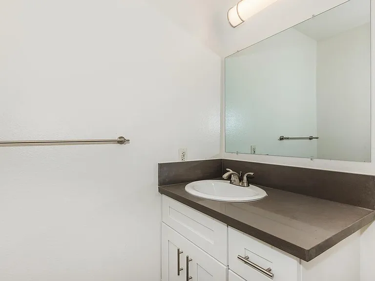 Woodglen Apartment Homes — Photo 35
