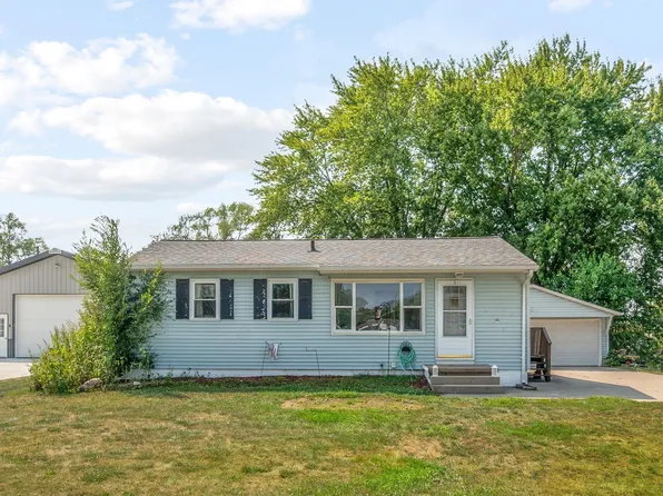 315 Pine St, Washburn, IA 50702