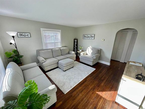 2nd image of 409 E 23rd St