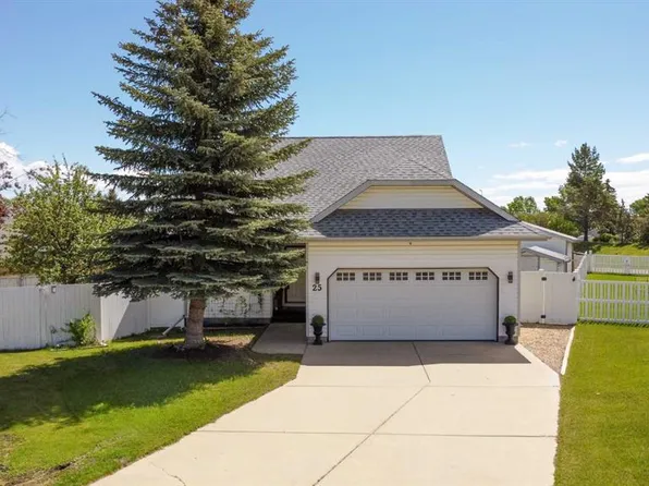 25 N Kee Close, Red Deer, AB T4P 3M4