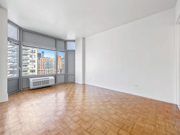 200 East 32nd Street image 5 of 11