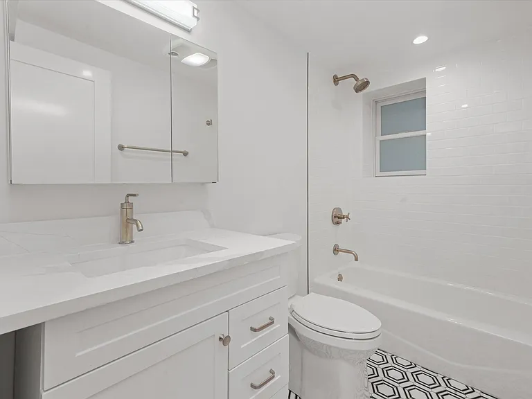 2203 W Giddings St #G — Photo 13