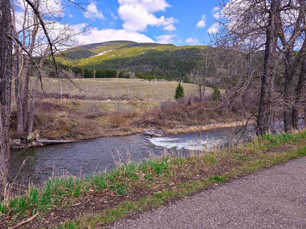 12306 N 22nd Ave, Crowsnest Pass, AB T0K 0E0