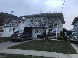 192 Hurlbert St, Staten Island, NY 10305