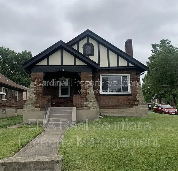 1803 Garden Ln — Photo 1