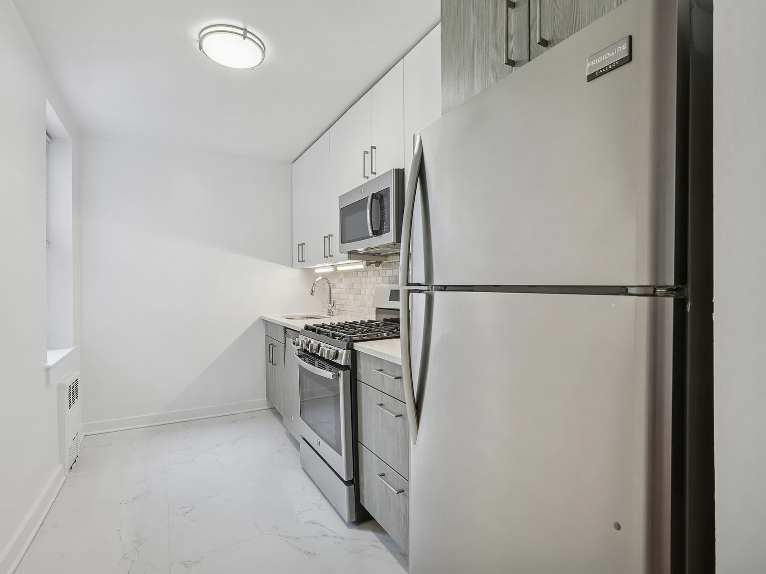 Harbor House — Photo 2