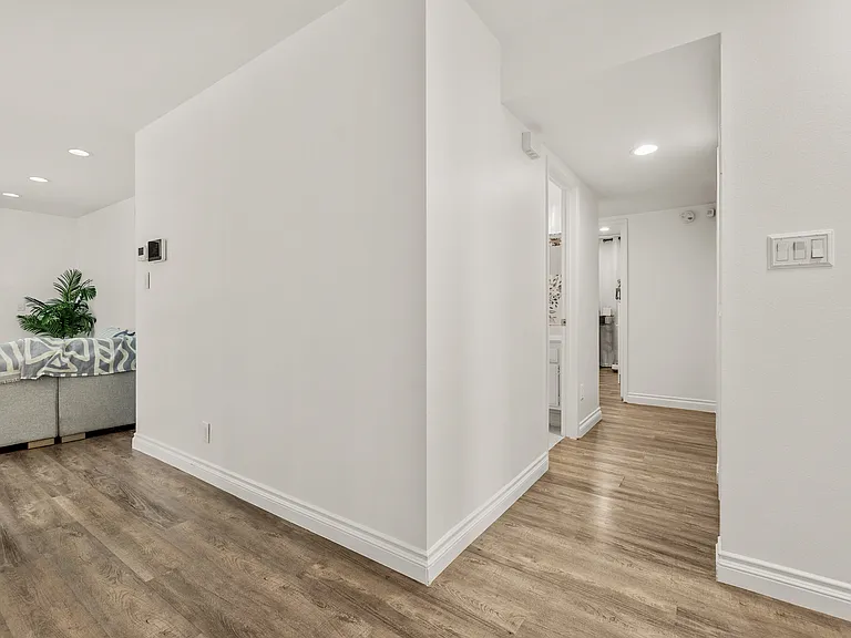 15634 Wharff Ln — Photo 23
