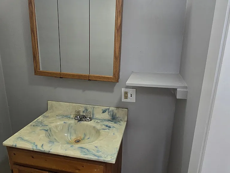 50 Main St #6 — Photo 16