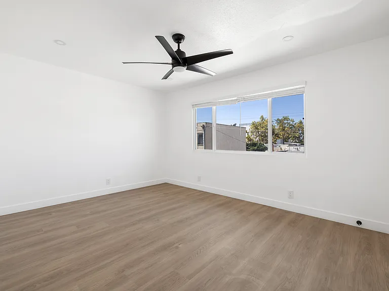 416 Church Ave — Photo 12