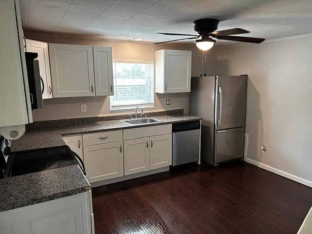 573 Steel Ave — Photo 6