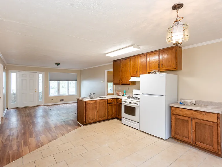 Another view of kitchen