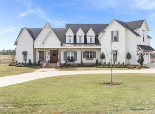 112 Willow Bend Rd, Benton, LA 71006