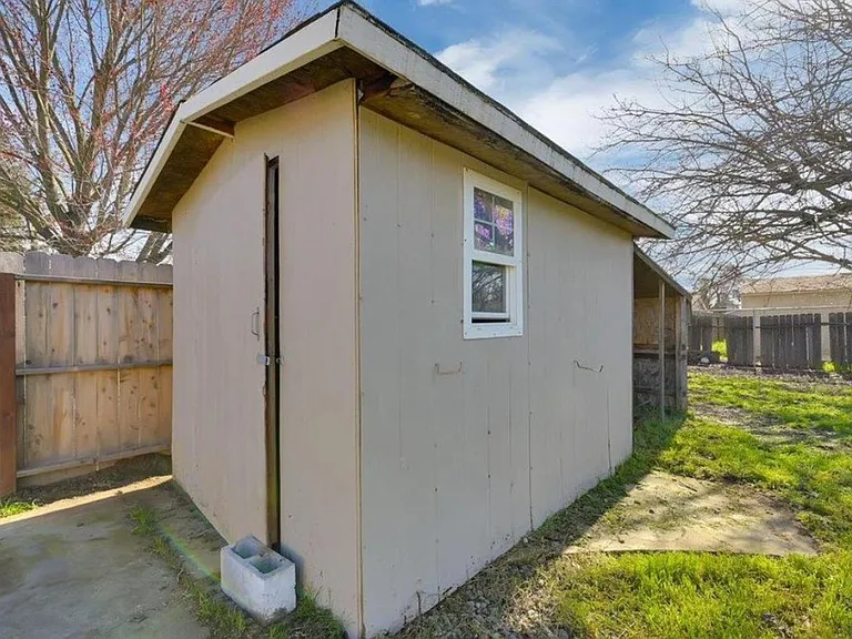 1376 Lisa Way — Photo 10