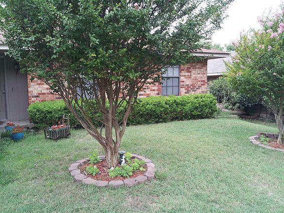 2nd image of 1711 Cliffcrest Dr