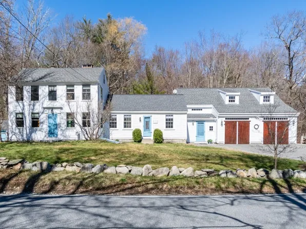 107 Harvard Rd, Stow, MA 01775