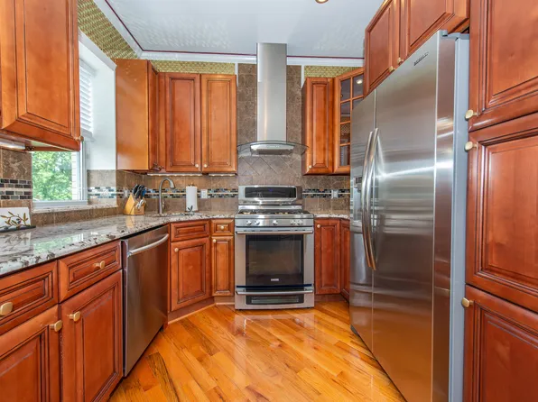 239 Desoto Place image 11 of 23