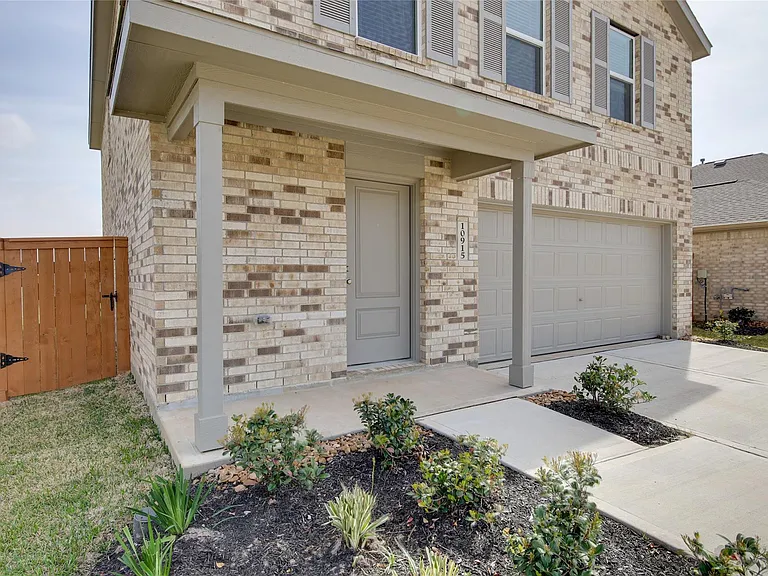 10915 Tawny Rdg — Photo 3