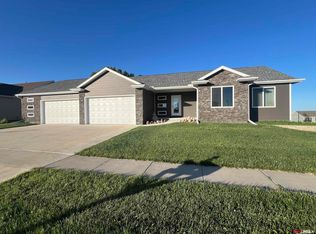 1800 NW 44th St, Lincoln, NE 68528