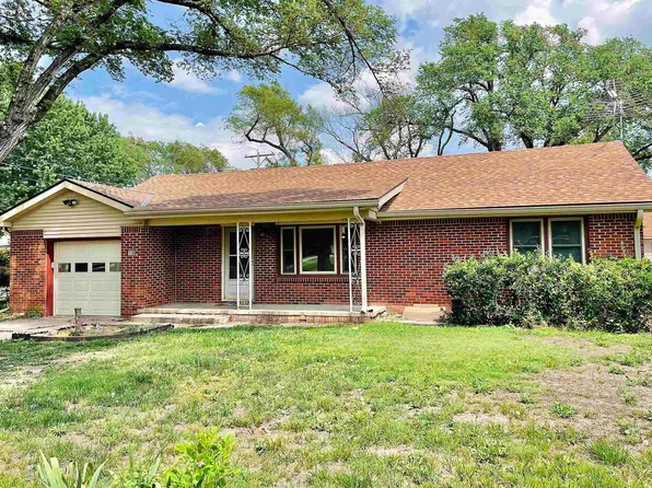 110 S Wright St, Benton, KS 67017