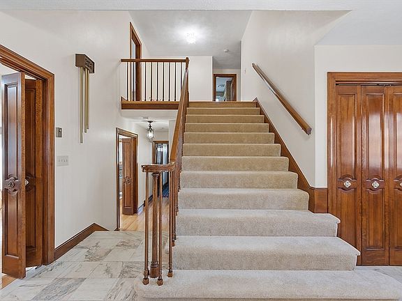 2nd image of 154 Summer St