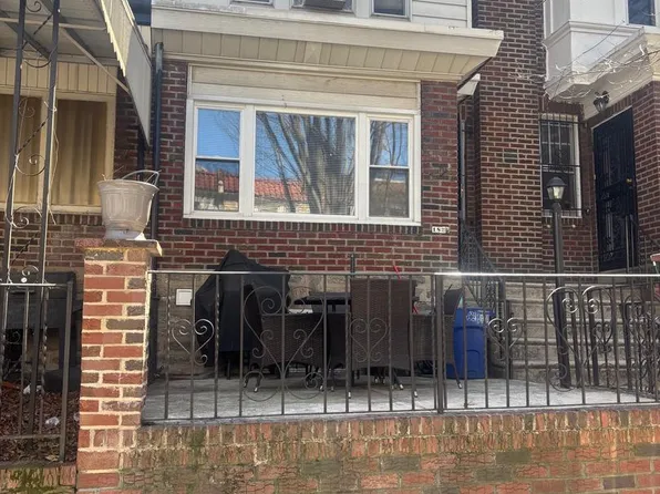 1820 Penfield St, Philadelphia, PA 19126