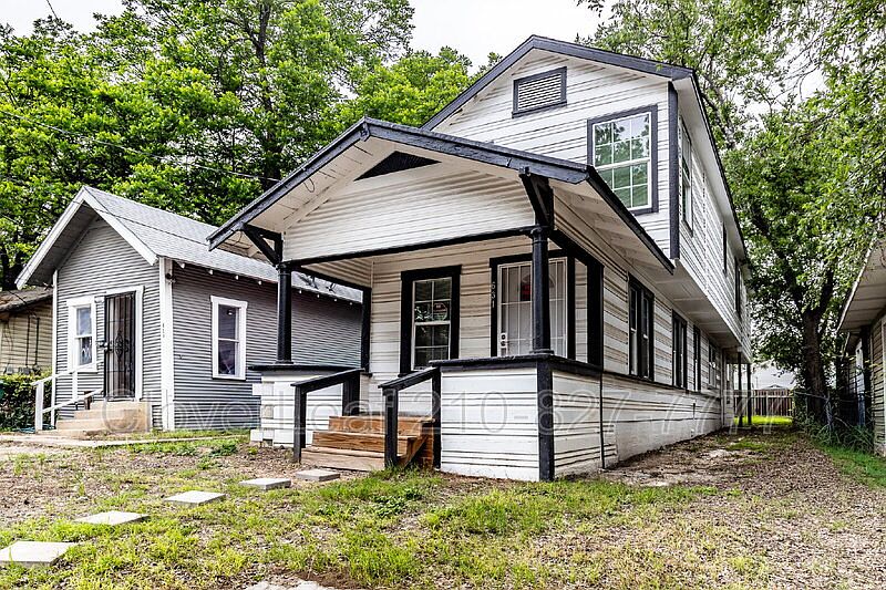1st image of 631 Potomac