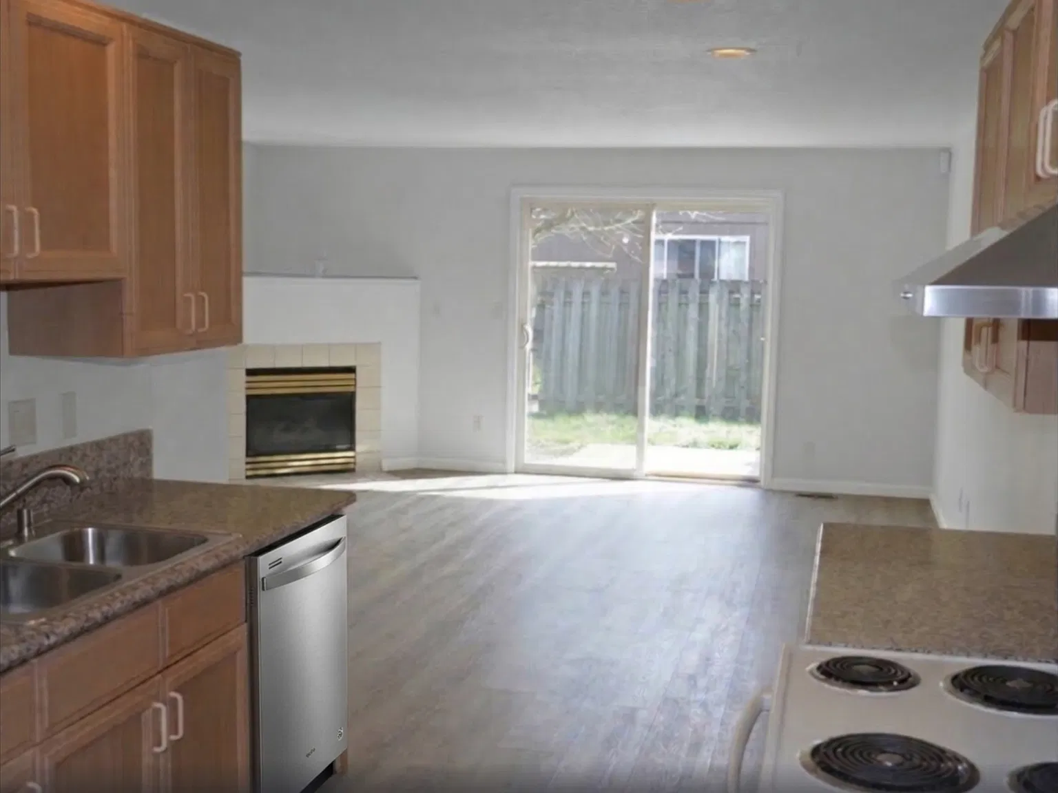 3 bed, 2.5 bath, 1418 sqft, $2,150 — Photo 1