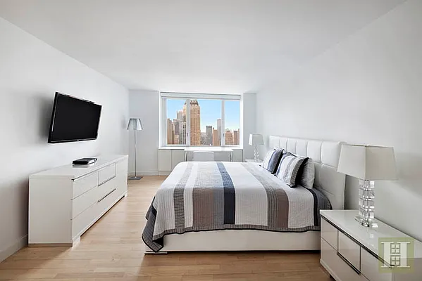 Rented by Halstead Real Estate | media 19