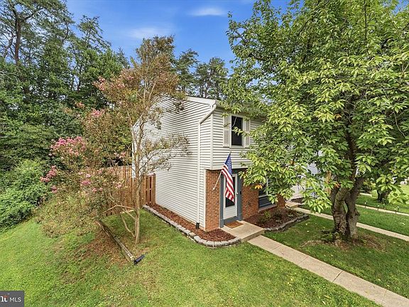 3rd image of 8794 Newington Commons Rd