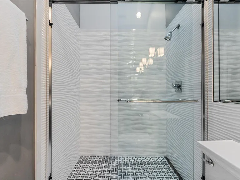 2443 Windsor Way Ct — Photo 35