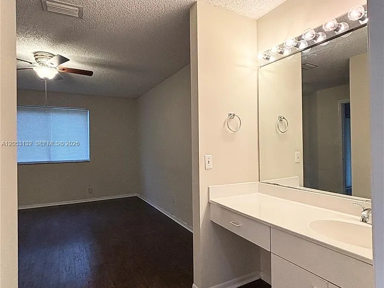 1040 Coral Club Dr #1040 — Photo 10