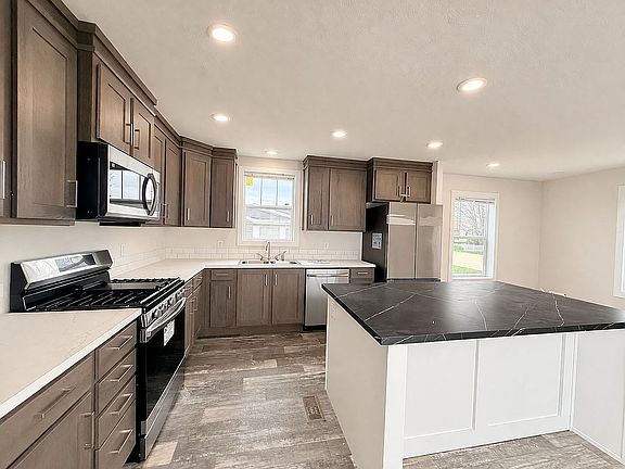 4th image of 23635 W Lakepoint Dr