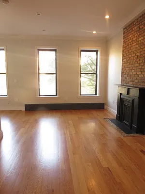 Rented by Space Real Estate | media 33